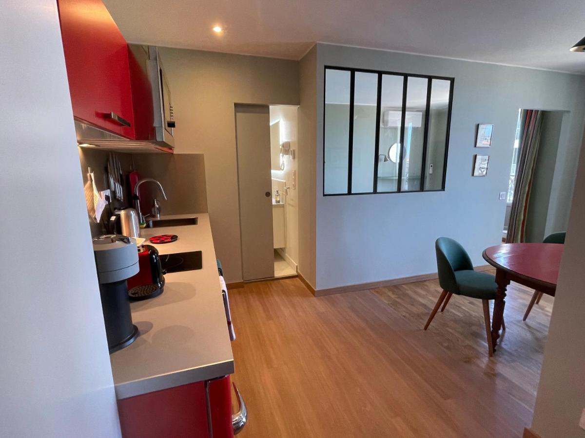 Appartement mignon calme douillet ascenseur clim étage élevé proche parking et toutes commodités au coeur du Toulon historique Exterior foto