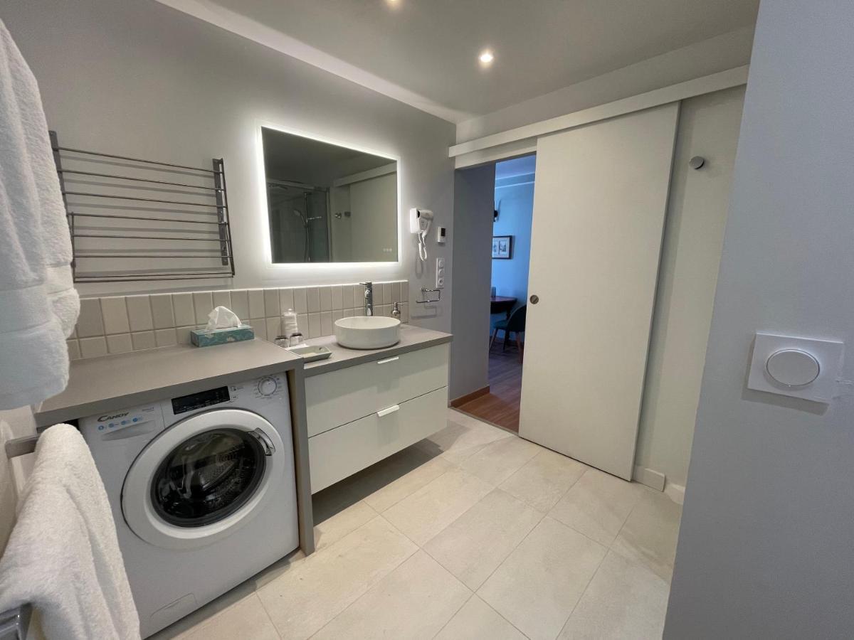 Appartement mignon calme douillet ascenseur clim étage élevé proche parking et toutes commodités au coeur du Toulon historique Exterior foto