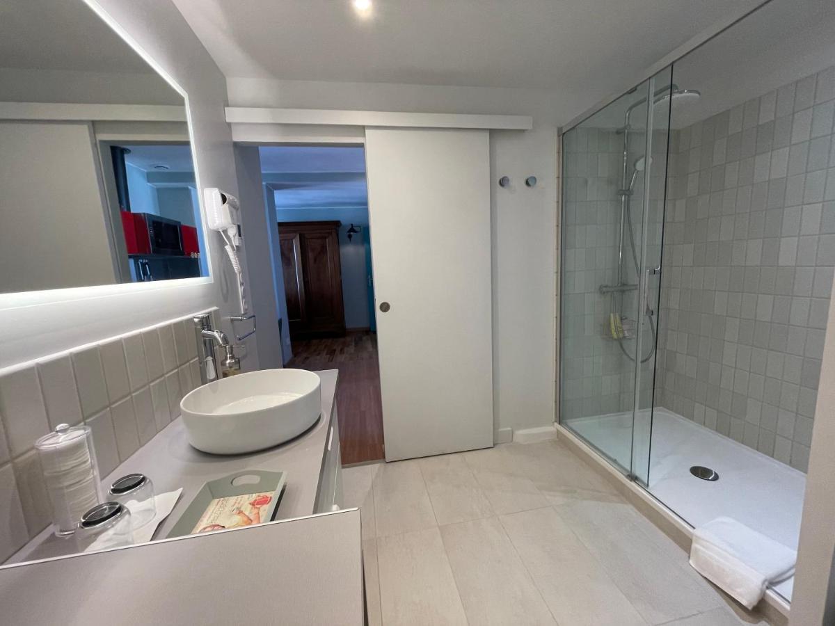 Appartement mignon calme douillet ascenseur clim étage élevé proche parking et toutes commodités au coeur du Toulon historique Exterior foto