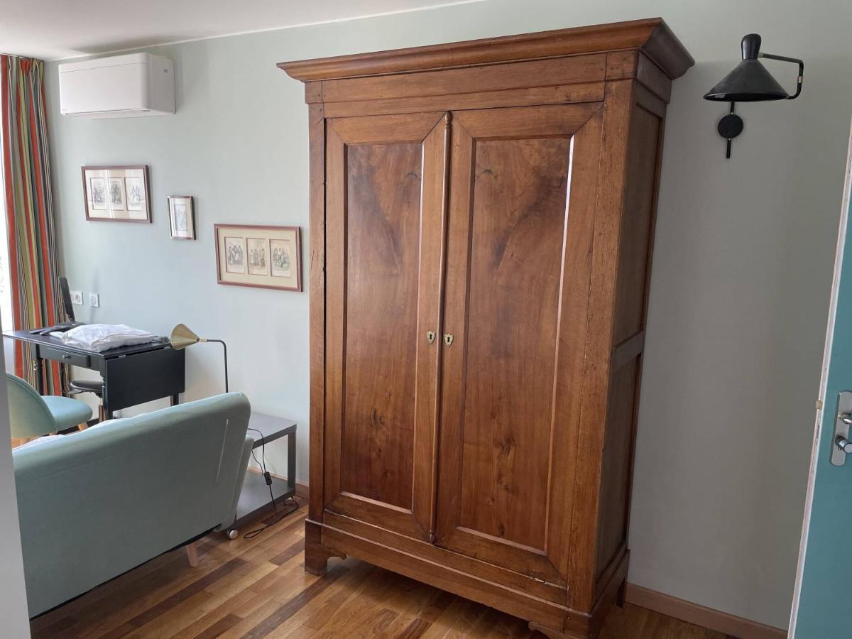 Appartement mignon calme douillet ascenseur clim étage élevé proche parking et toutes commodités au coeur du Toulon historique Exterior foto
