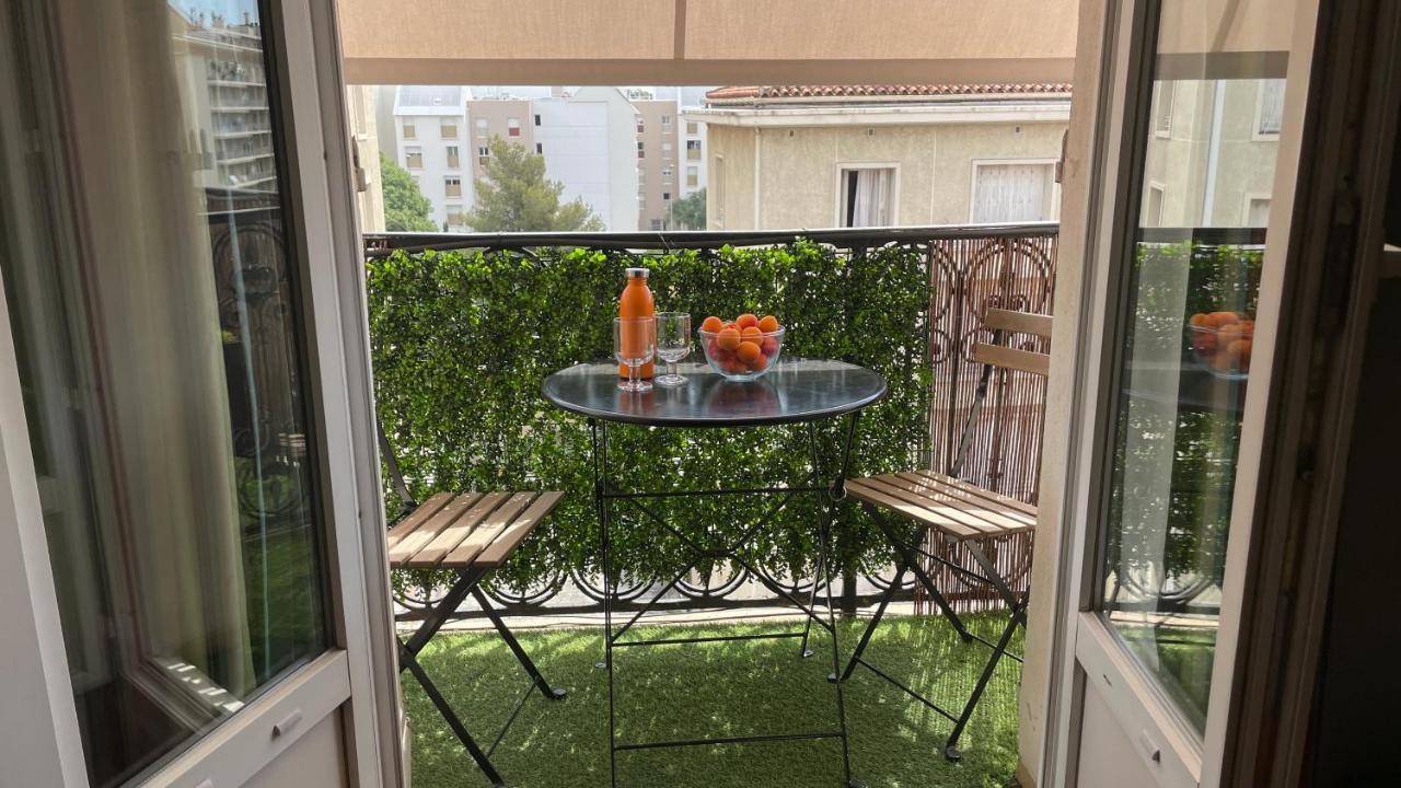 Appartement mignon calme douillet ascenseur clim étage élevé proche parking et toutes commodités au coeur du Toulon historique Exterior foto